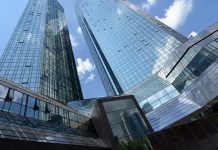 Η Deutsche Bank καταργεί άλλες σχεδόν 2.000 θέσεις εργασίας