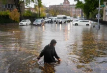 Νέα Υόρκη: Δύο νεκροί από πολύ έντονες βροχοπτώσεις – Μεγάλες πλημμύρες και προβλήματα στις πτήσεις